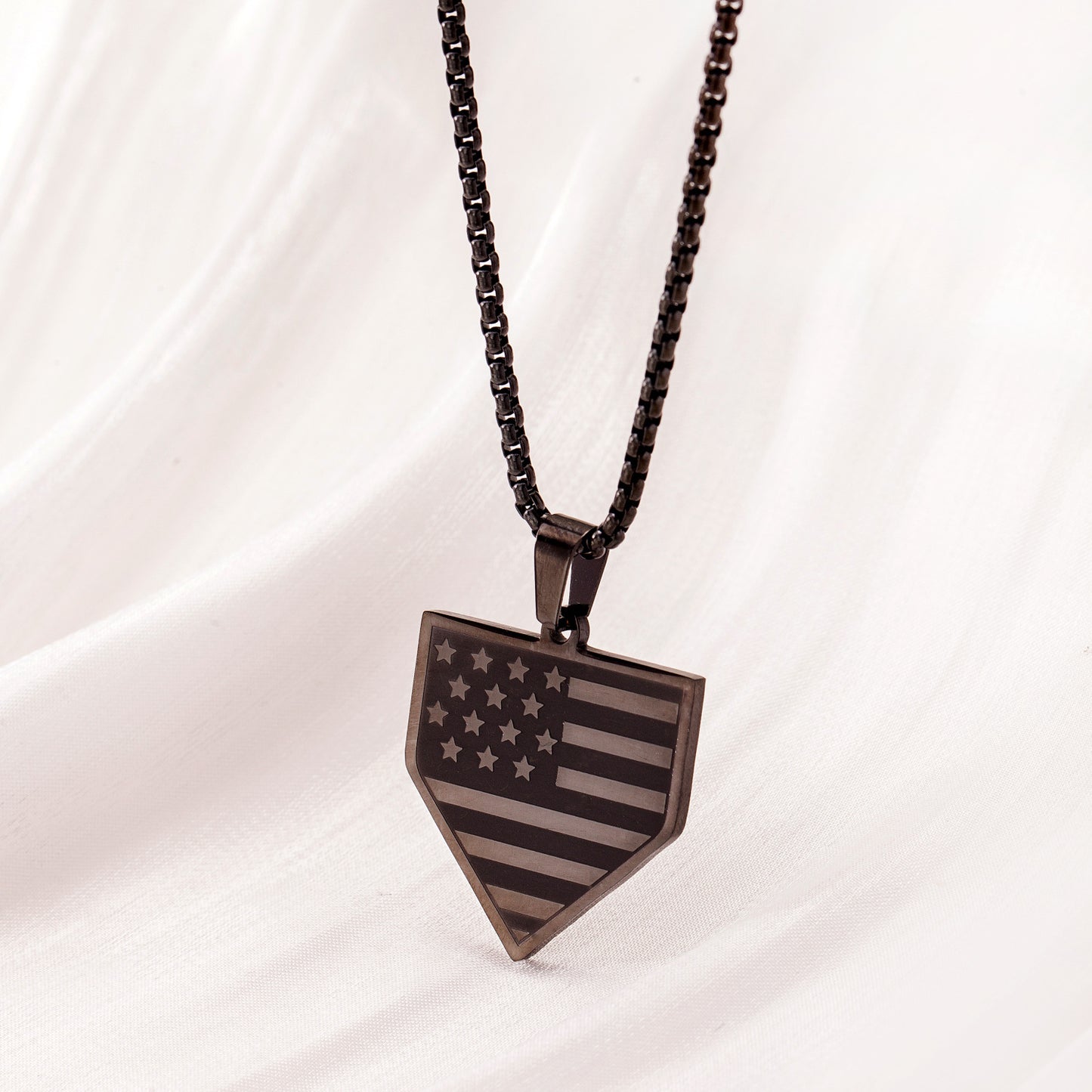 BLACK BASE W/FLAG J38